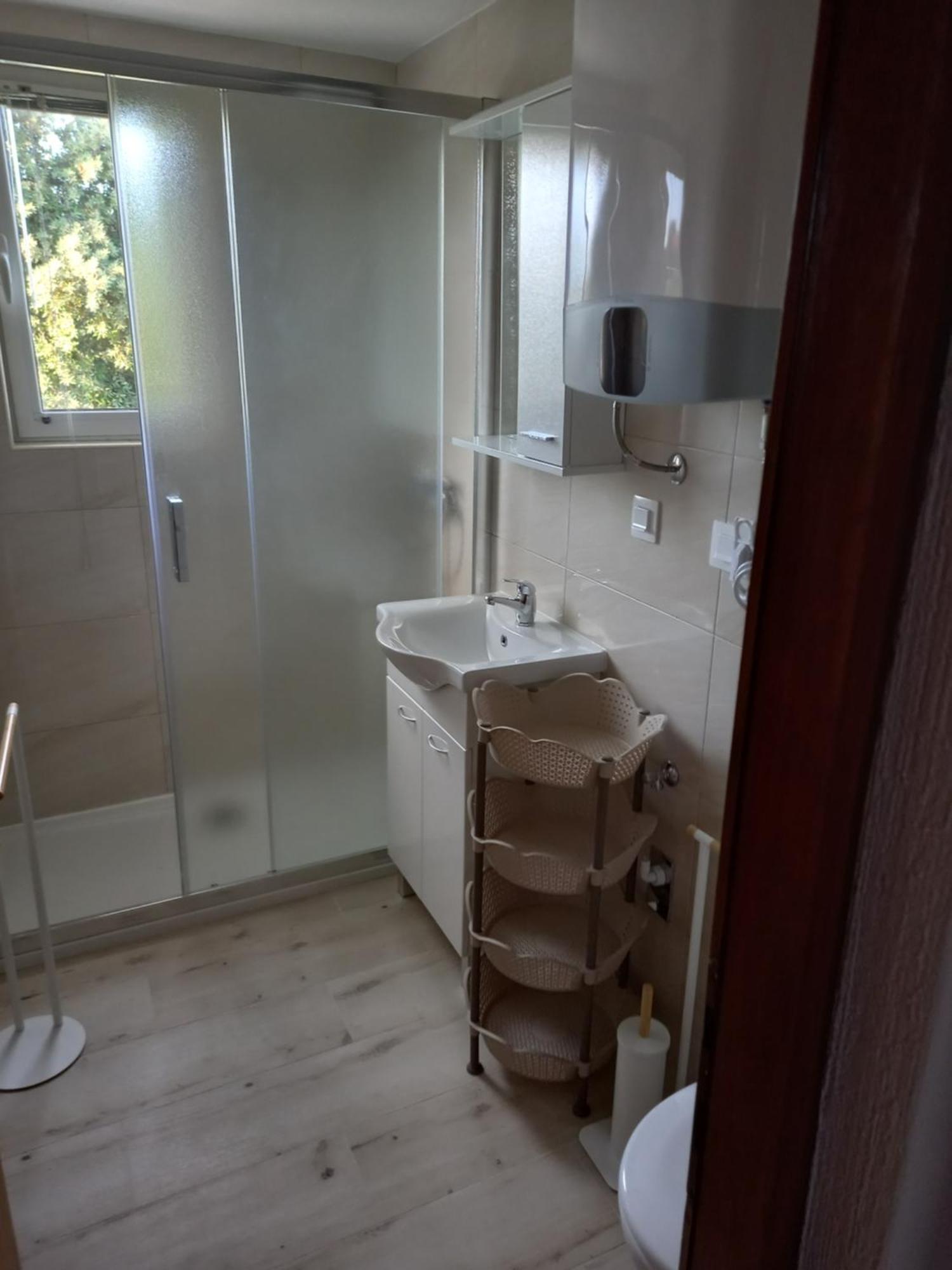 Apartments Makaus Kampor Εξωτερικό φωτογραφία